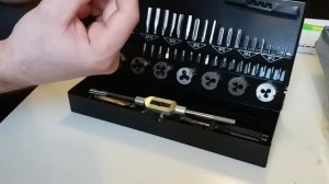 TOPEX Набор метчиков и плашек M3 M12 32 шт