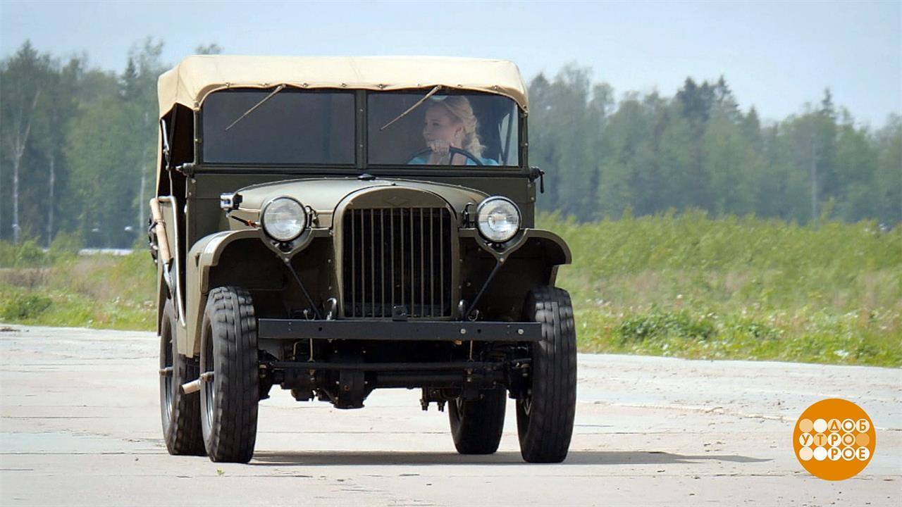 Джип Виллис на параде