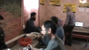 Правильно сидеть за столом во время еды. 24. 09. 2020