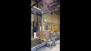 Обмотка паллеты стрейч-плёнкой. Паллетообмотчик Robopac с вращающейся рукой.