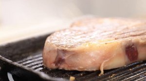 Как правильно приготовить стейк Рибай? Готовим стейк с бренд-шефом Раут Маркет