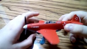 Обзор покрашеной модели як-3п 1/72 от звезда!