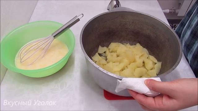 НОВИНКА! Яблочный торт с корицей - это ПРОСТО Божественный торт с яблоками. НУЖНО ПРОБОВАТЬ!!! смотреть онлайн