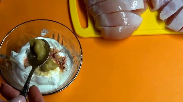 Нежная и сочная куриная грудка в духовке. Нравится всем!