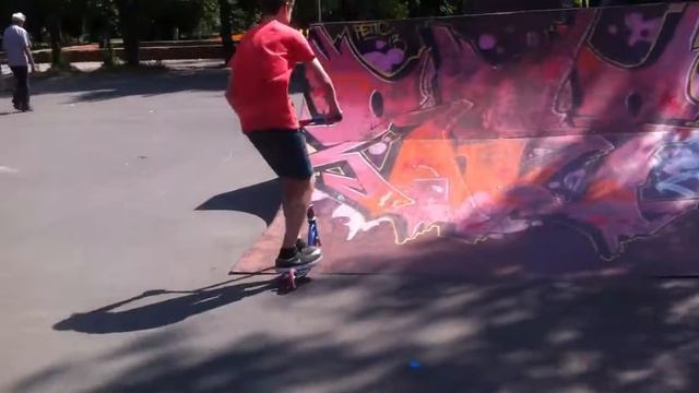 ТРЮКОВОЙ САМОКАТ смотреть онлайн