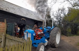 Запуск 11-ти литрового двигателя V8 от трактора