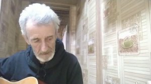 Бронзовые пины и пластиковые.Есть разница?На гитаре с массивной декой.