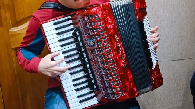 Это невероятно! как играет слепой музыкант на аккордеоне не знающий нот! смотреть онлайн