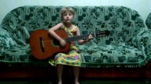 Песня Мама Мария.  Играет и поёт Алина, 6 лет