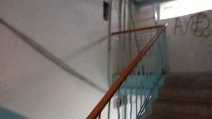 Пассажирский лифт КМЗ-(2008 г.в) в кирпичной 9-этажке в Уфе на улице 50 лет СССР.