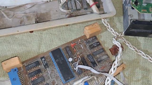 ЭВМ платы ПЛАТИНА ЗОЛОТО РАЗЪЁМЫ и МИКРОСХЕМЫ РУ 5 БОЛЬШЕ 10 ГРАММ ЗОЛОТА 1000 ШТ смотреть онлайн