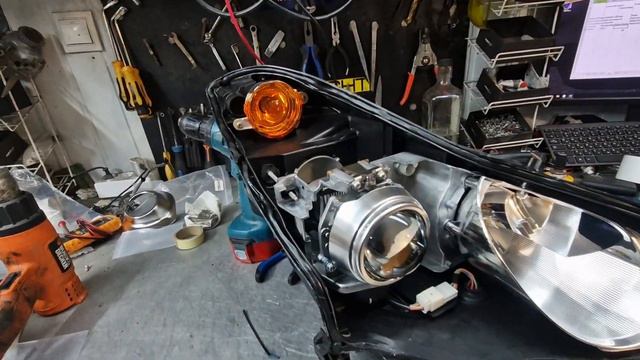 Infiniti EX 37 Делаем свет: замена ксеноновых линз на лазерные Aozoom Laser gen5 BI-LED