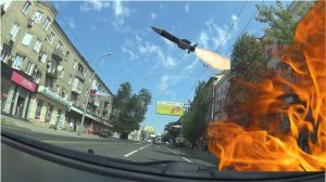 НА МАШИНЕ ПО ОДНОЙ ИЗ ЦЕНТРАЛЬНЫХ УЛИЦ ДОНЕЦКА.ЯМЫ ВО ДВОРАХ