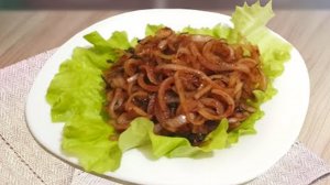 Беру лук и томатную пасту за 2 минуты готов самый быстрый и бюджетный салат.