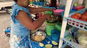 HOT street food in a Burmese Park