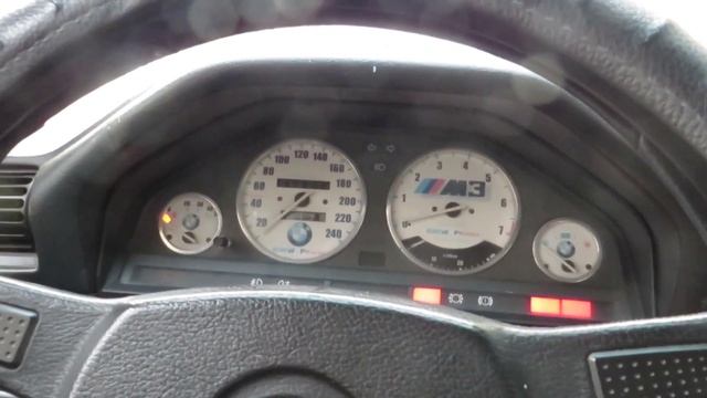 Jump Starter или как завести автомобиль с разряженным аккумулятором смотреть онлайн