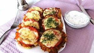 Драники с сыром и помидорами. Как же это вкусно! Нашла рецепт вкуснее и интереснее