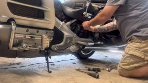 How to change battery in a Honda Goldwing 1800…
