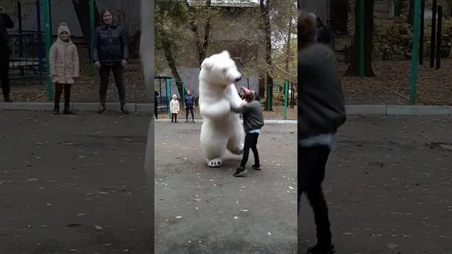 Белый Мишка поздравление пацана 18 лет! смотреть онлайн