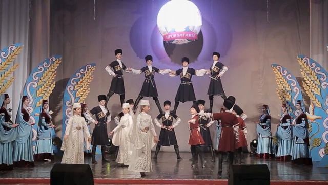 Центр ФАРН. Фестиваль «Ирон бæгæны 2017». Фрагмент 16.mp4 смотреть онлайн