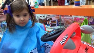 VLOG. Подстригаем Сашу в детской парикмахерской.