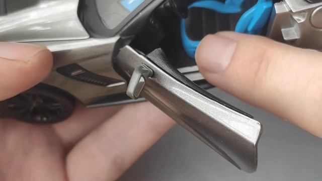 CHEVROLET Corvette Grand Sport 2017. Обзор масштаб 1.24 от Maisto смотреть онлайн