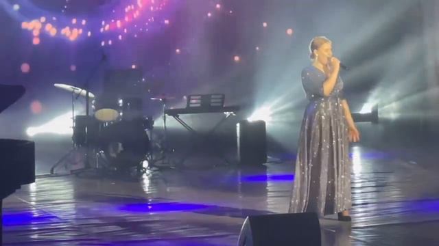 @adele смотреть онлайн