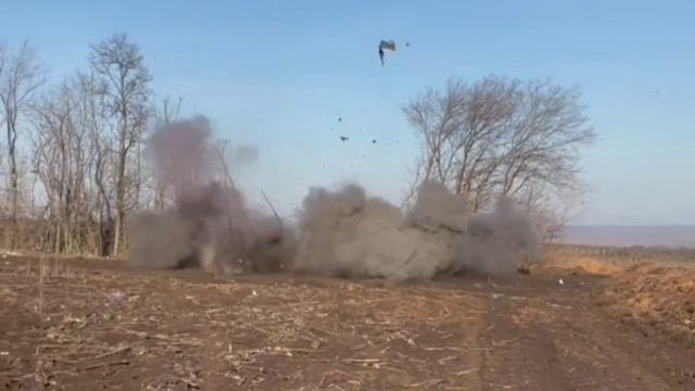 Уничтожение украинской БМП вместе с боекомплектом