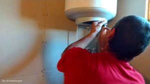 ▶️  ЧЕРНАЯ ВОДА  в бойлере. Запах из бойлера, промывка бойлера