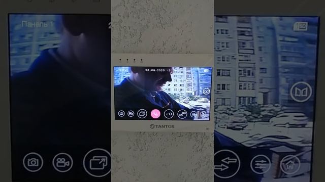 Монитор Tantos подключили к вызывной панели VIZIT