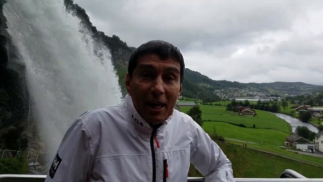 НОРВЕГИЯ | ПРОГУЛЯТЬСЯ ПОД ВОДОПАДОМ | STEINDALFOSS