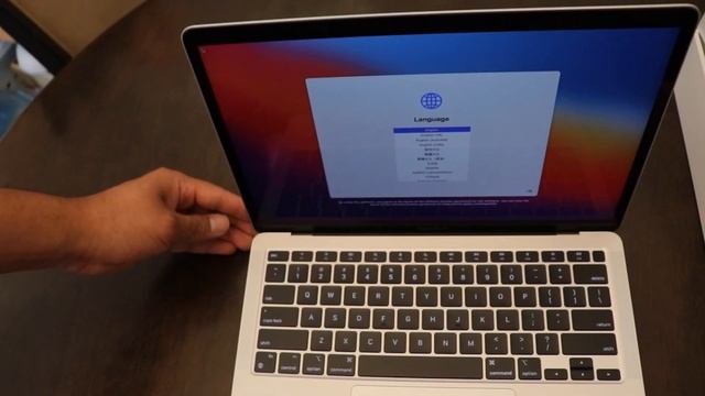 Unboxing 13- inch MacBook air Apple M1 chip Silver. смотреть онлайн