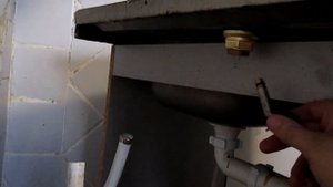 Замена смесителя на кухне, без сантехника