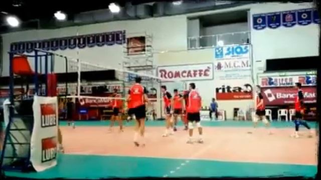 Kurek playing for the first time in LUBE смотреть онлайн