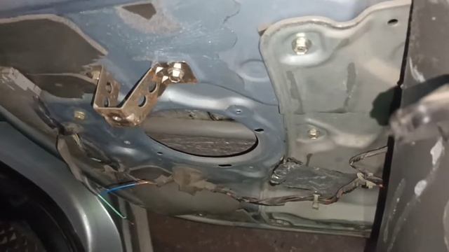 Замена штатных динамиков  Nissan Primera p12 на DL Audio Barracuda 165 смотреть онлайн