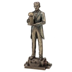 Статуэтка Никола Тесла держит в руках модель башни Ворденклиф Veronese Design