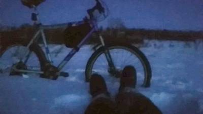 Ломлюсь в падь с велосипедом зимой