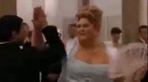 Танец с толстым женщином.