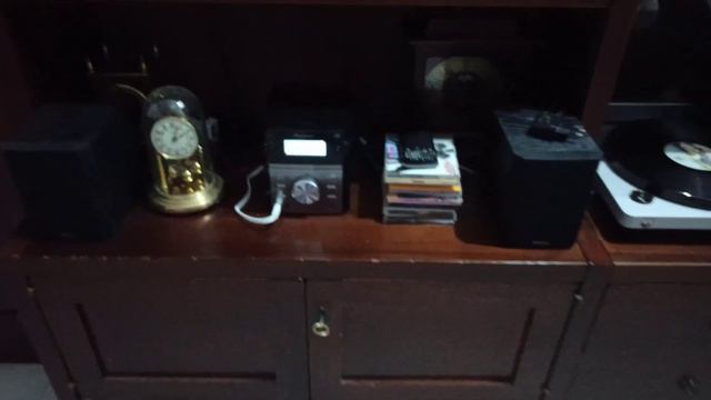 Lenco LS50 Turntable and a Cheap Pioneer Stereo Setup смотреть онлайн