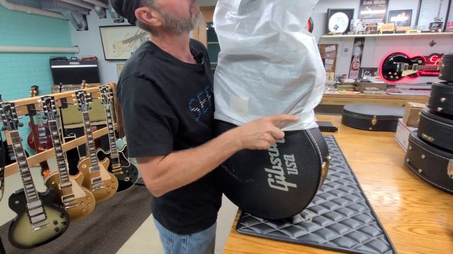 Buckethead Signature Les Paul #2 Gets A New Home. смотреть онлайн