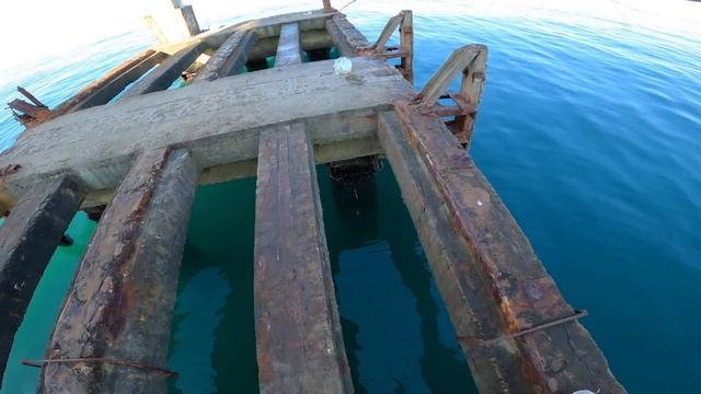 РЫБАЛКА НА САМОДЕЛЬНУЮ УДОЧКУ в черном море смотреть онлайн