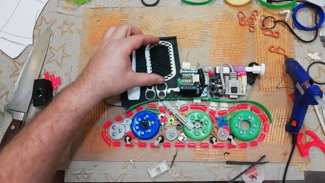 ТРАКТОР СВОИМИ РУКАМИ / ЧТО ВНУТРИ ИЗДЕЛИЯ смотреть онлайн