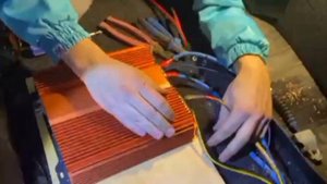 установка усилителя DL Audio Raven 2.750  в ВАЗ 21099