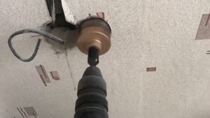 Подрозетник в советском бетоне