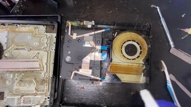 PlayStation 4 Slim Loud Fan Deep Cleaning смотреть онлайн
