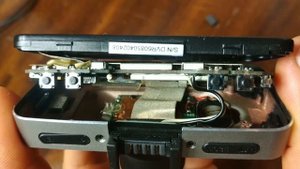 Разборка видеорегистратора Prestigio roadrunner 545(срочно удалите батарейку)