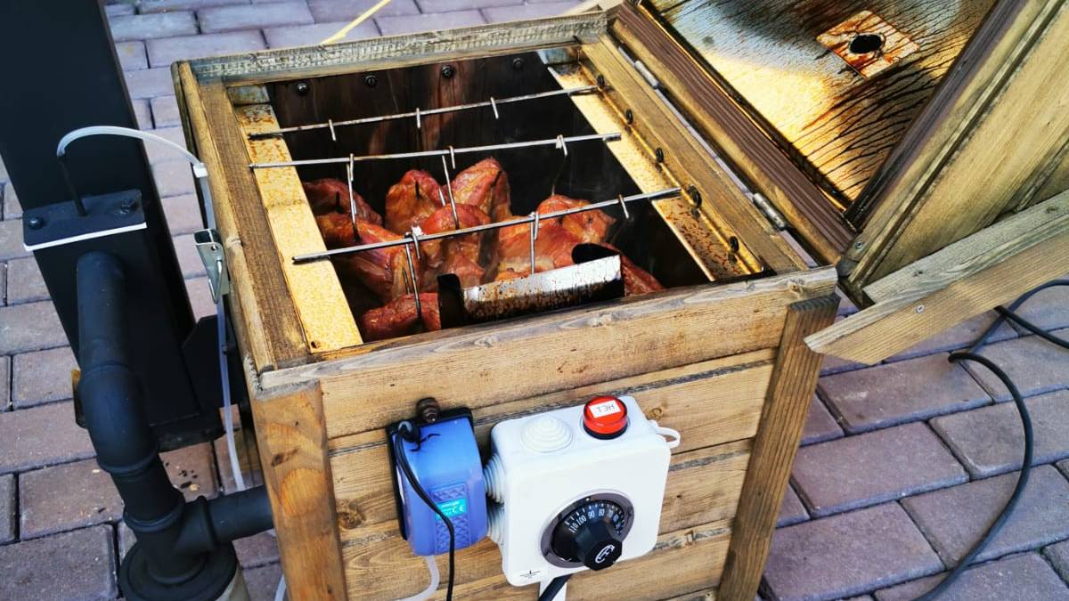 Коптильня "Тюменочка" видеообзор