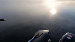 ЛОВЛЯ ОКУНЯ  НА РАТЛИНЫ ОСЕНЬЮ, ТУМАННОЕ  УТРО НА ОЗЕРЕ, РЫБАЛКА НА СПИНИНГ.