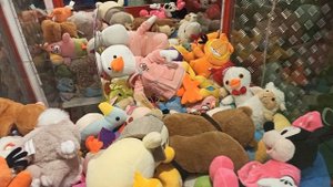 Играю в автомат с Игрушками #66 / Веселая Утка / Автомат с игрушками / Автомат Хватайка