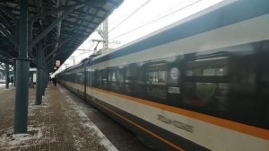 Электропоезда ЭП2ДМ-0226 и ЭС1П-041 "Ласточка" на станции МЦД Новогиреево